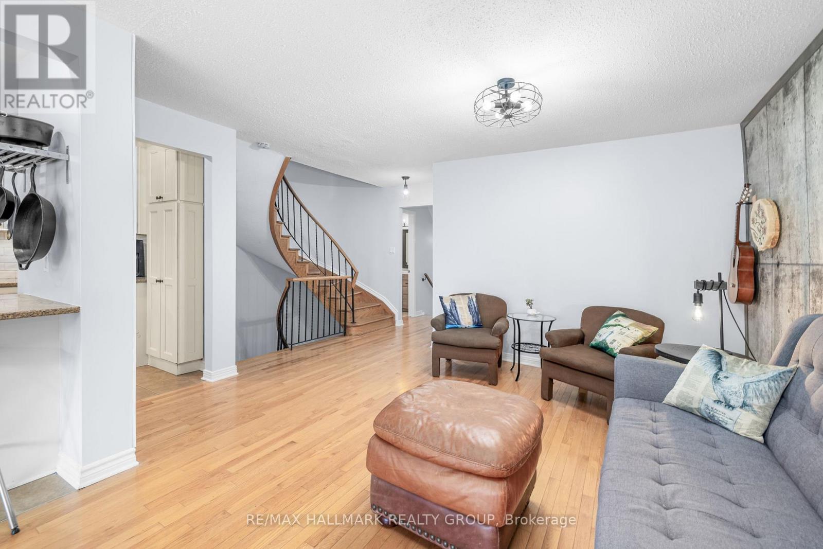 54 FIRESIDE CRESCENT - 10