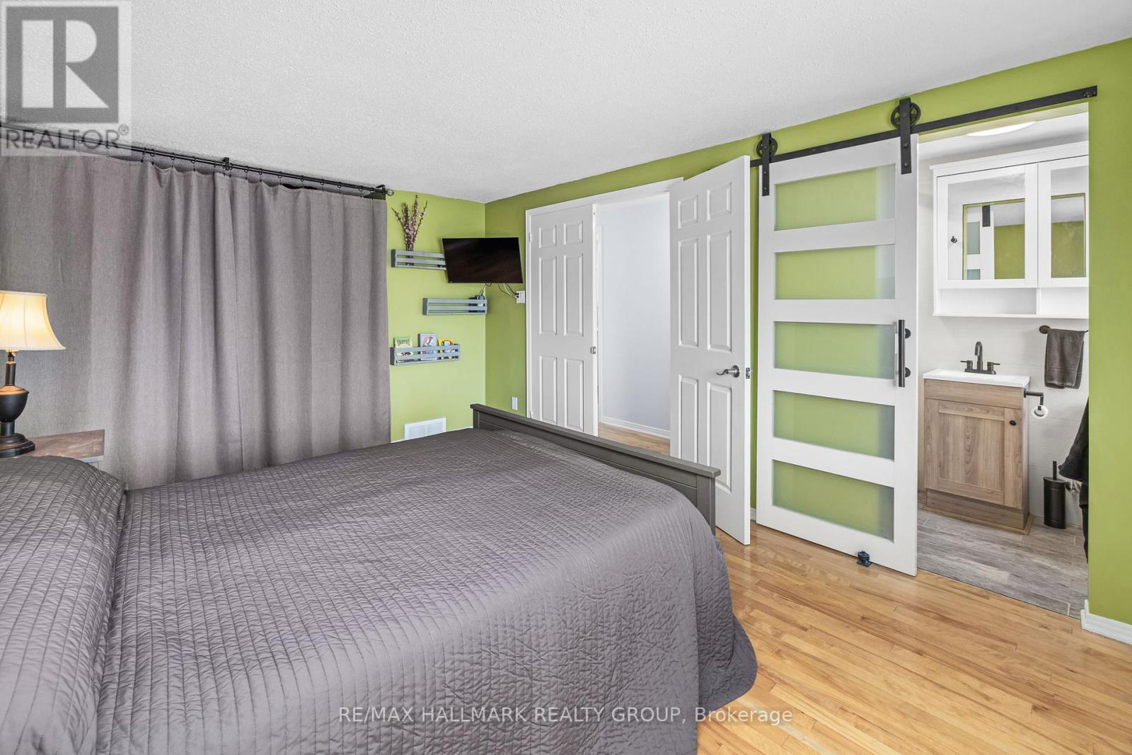 54 FIRESIDE CRESCENT - 18
