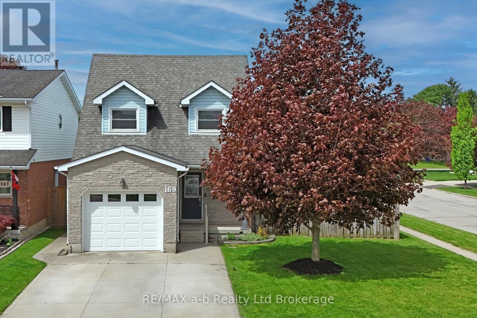 169 DIEFENBAKER DRIVE - Image 2