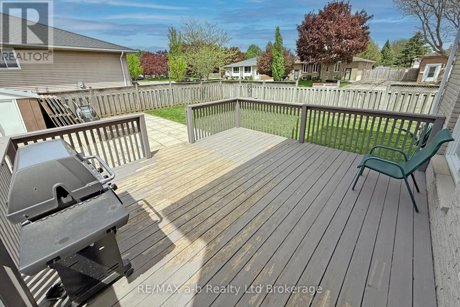 169 DIEFENBAKER DRIVE - 41