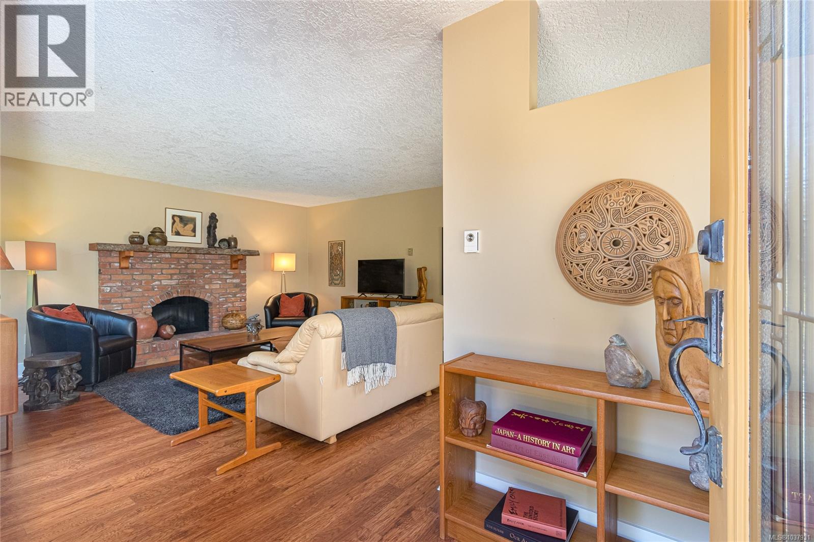 10210 Third St - 11