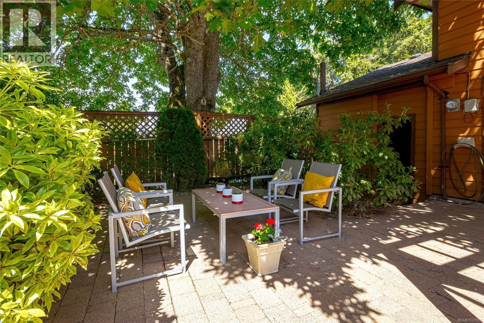 10210 Third St - 36