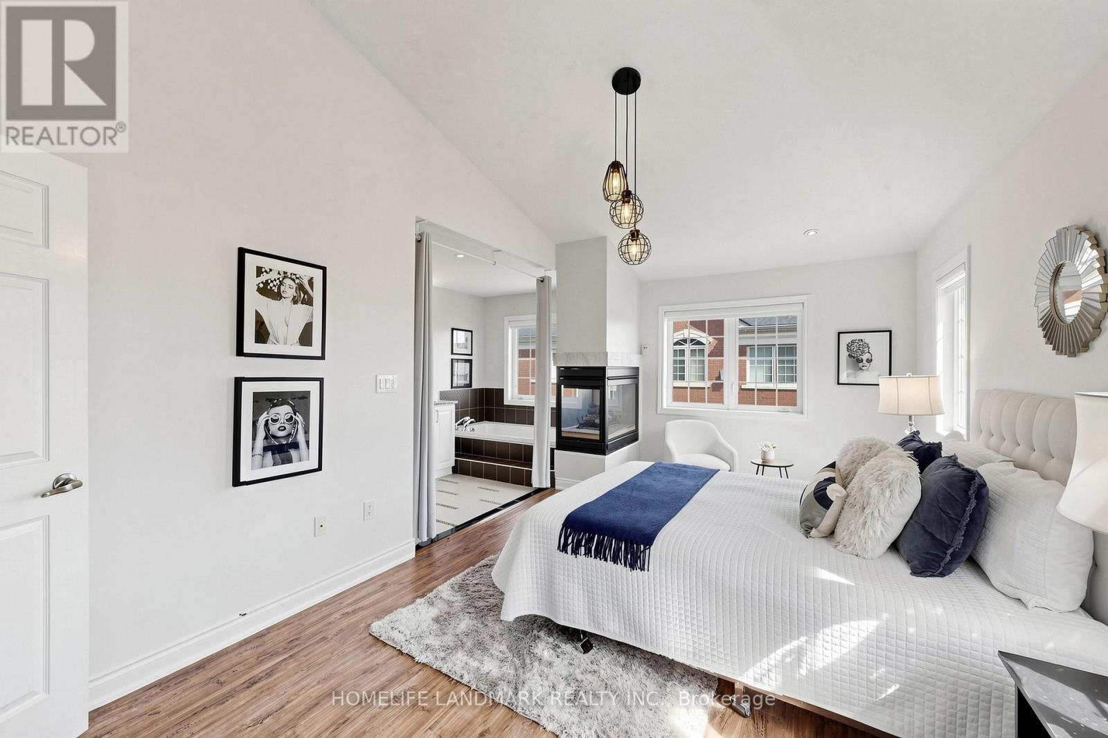 #32 8 BRIGHTON PLACE - 14