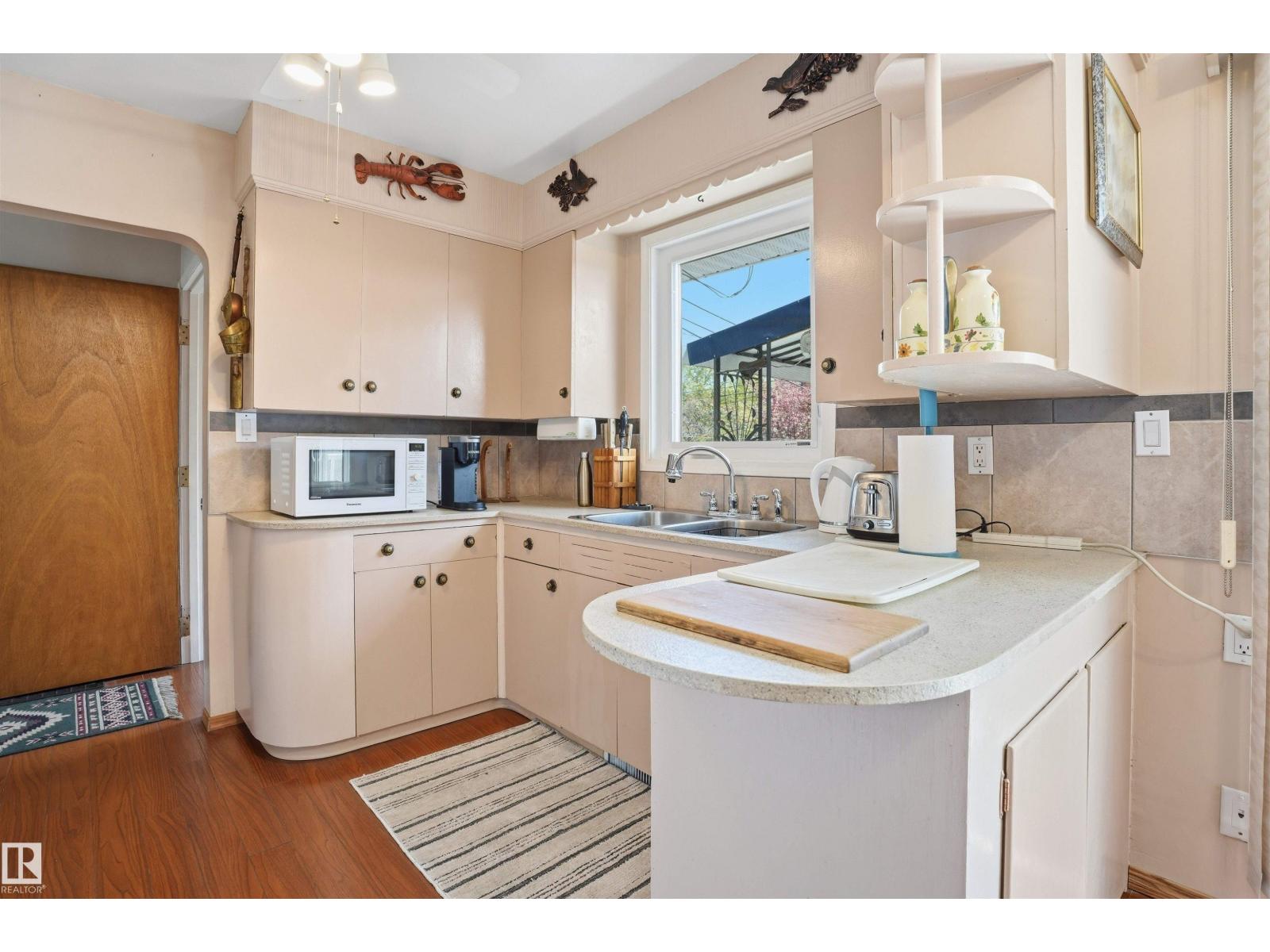10943 149 ST NW - 10