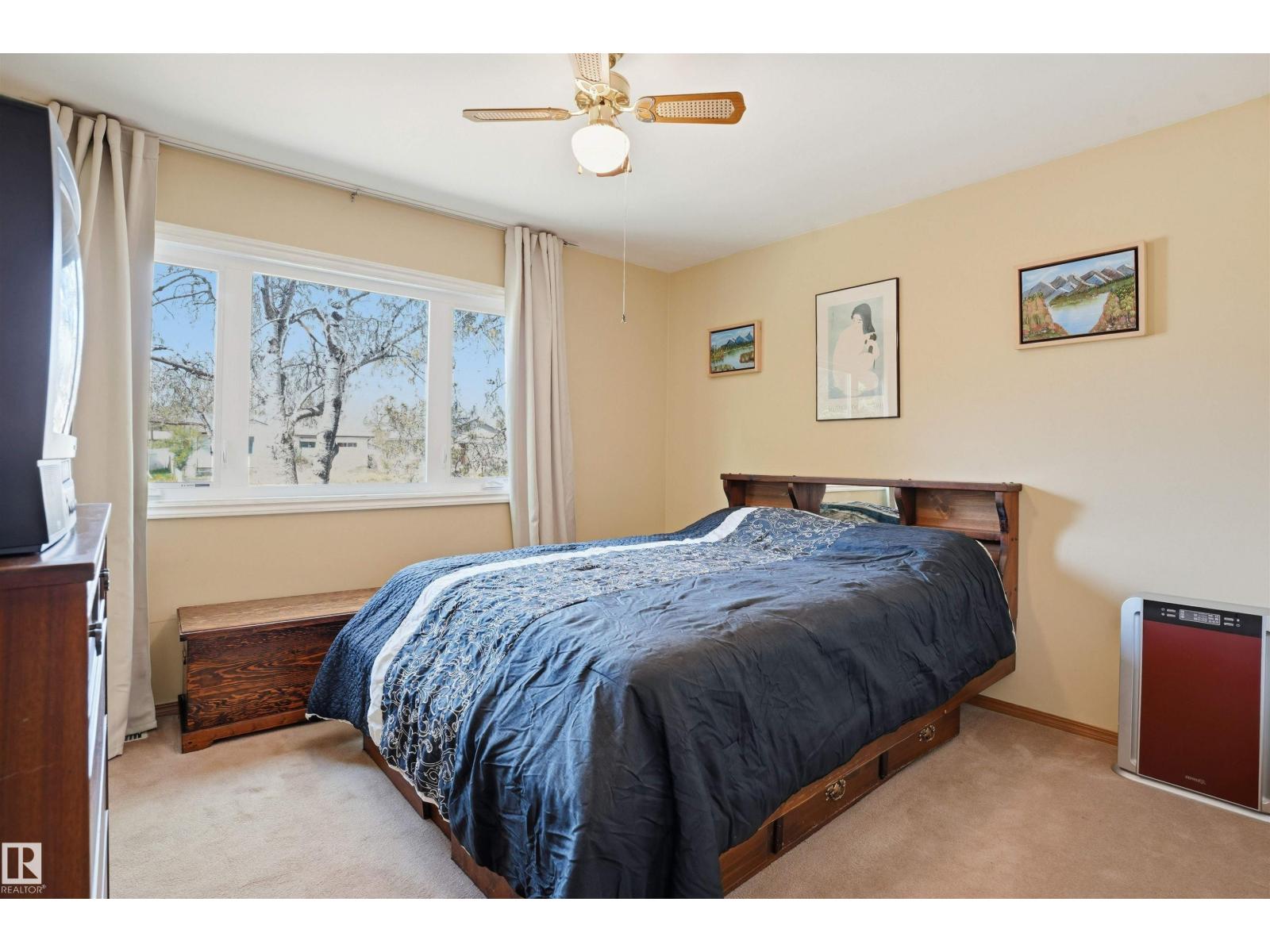 10943 149 ST NW - 12