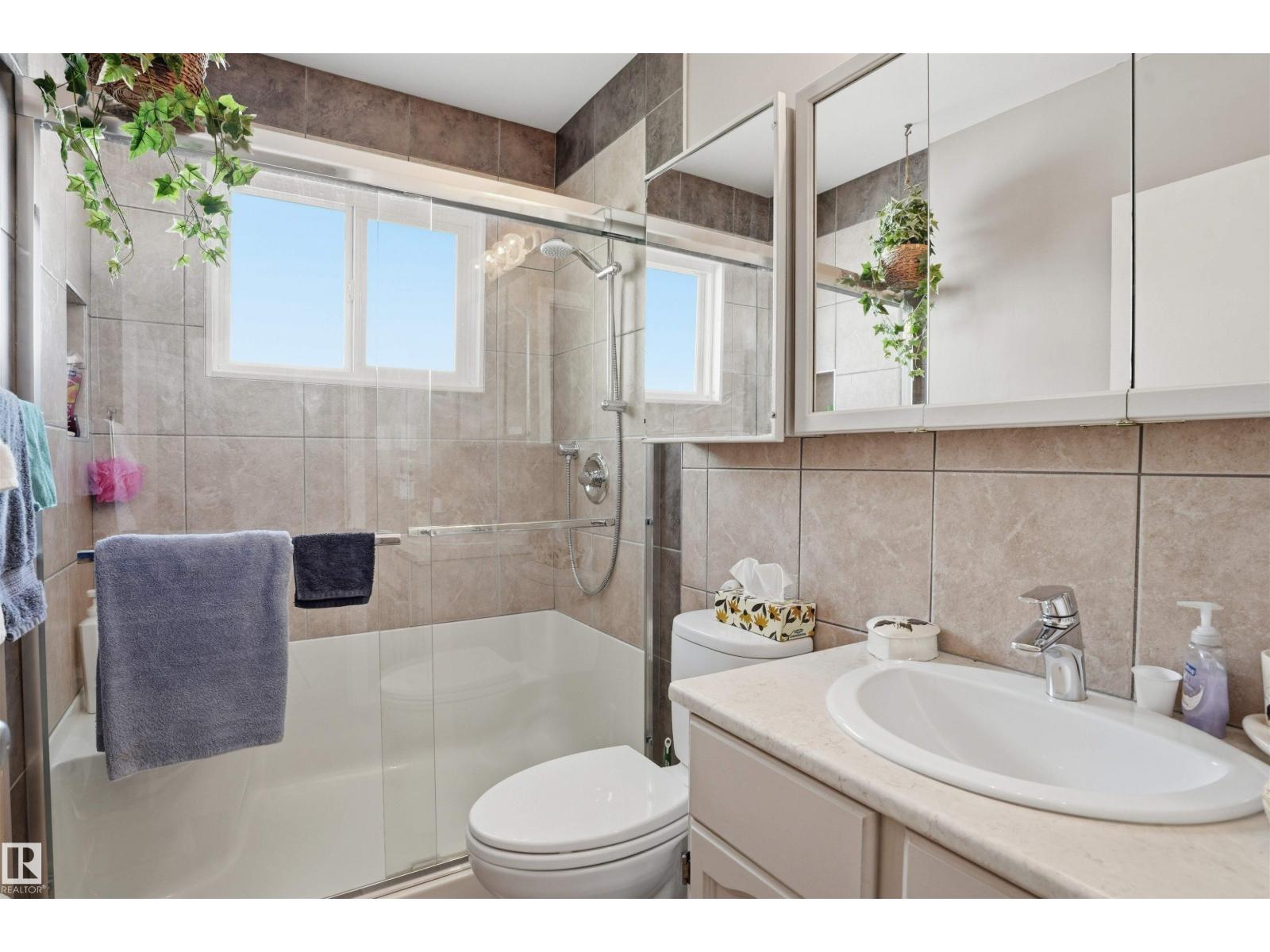 10943 149 ST NW - 13