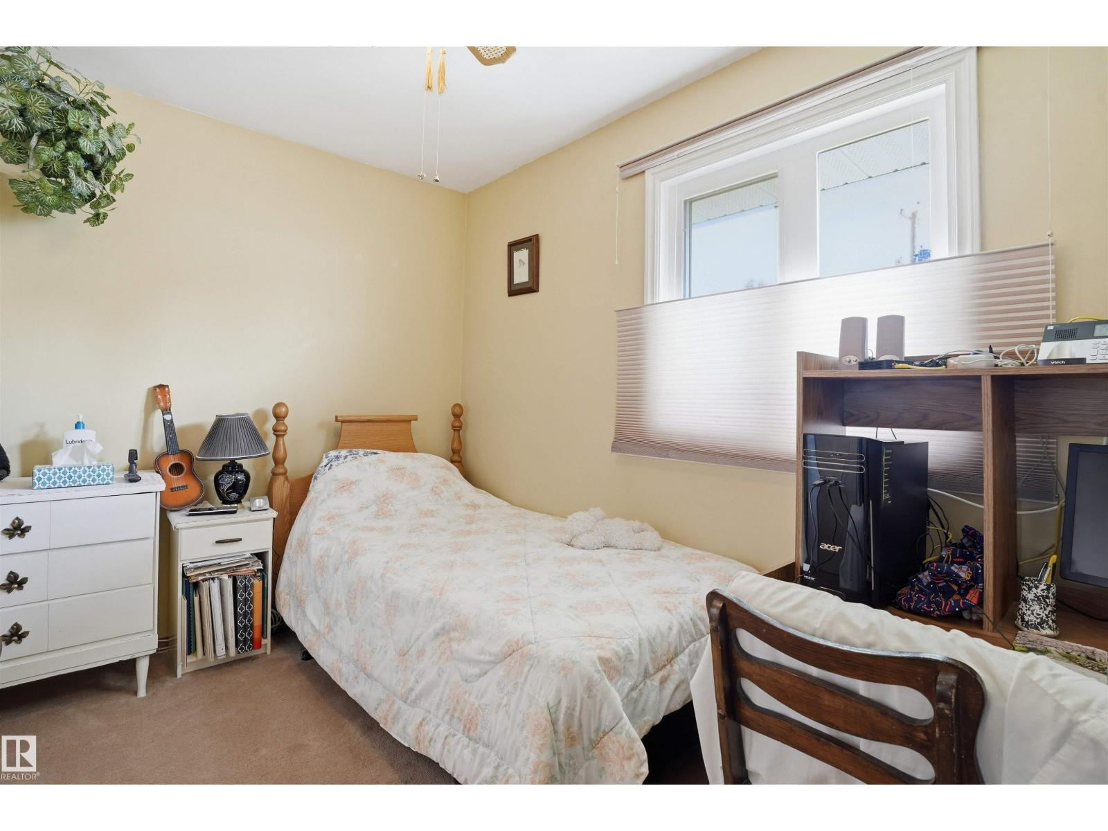 10943 149 ST NW - 14