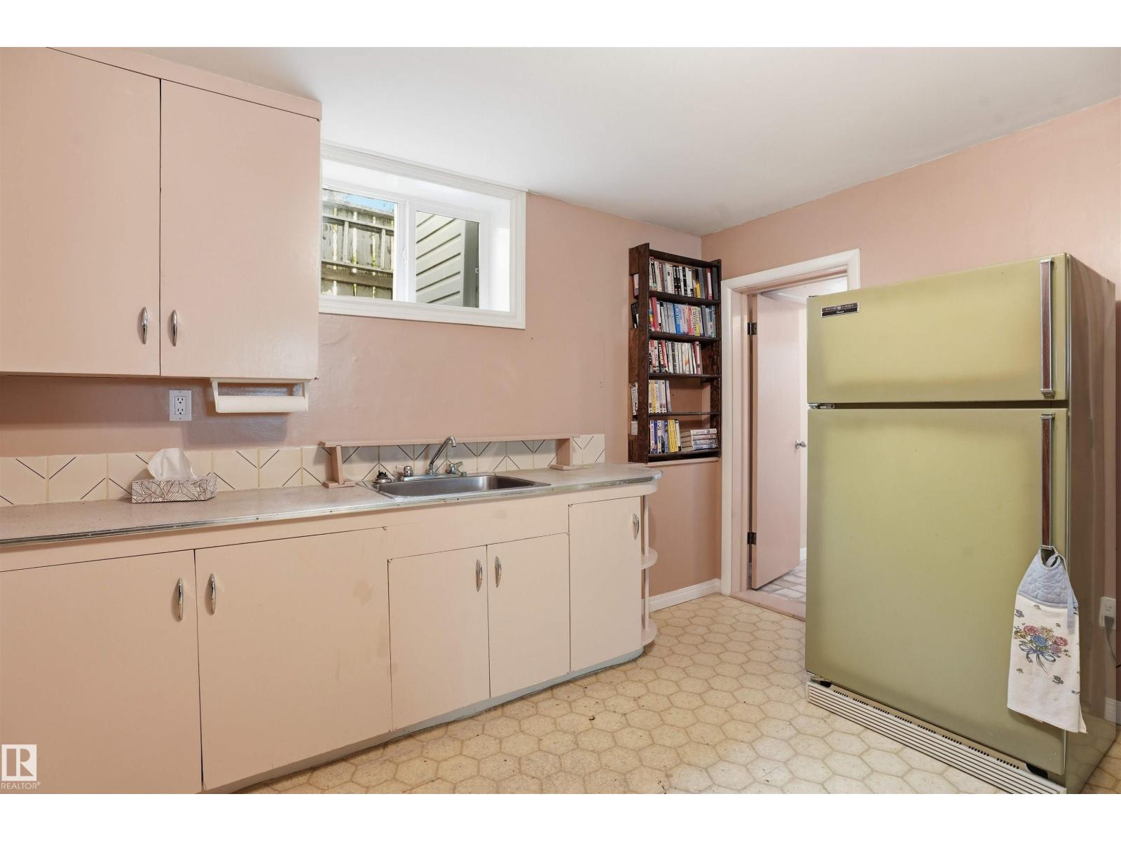 10943 149 ST NW - 19