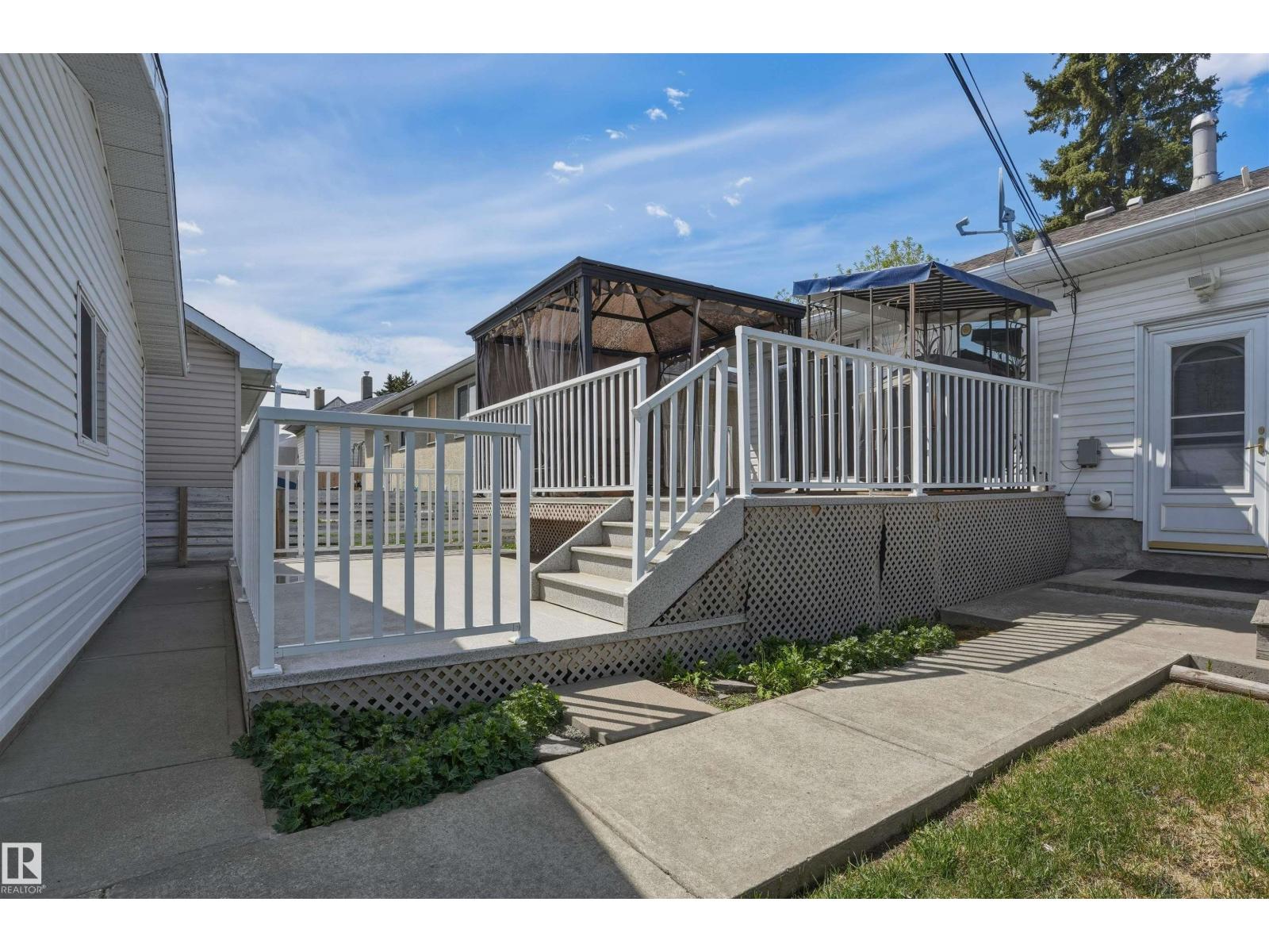 10943 149 ST NW - 22