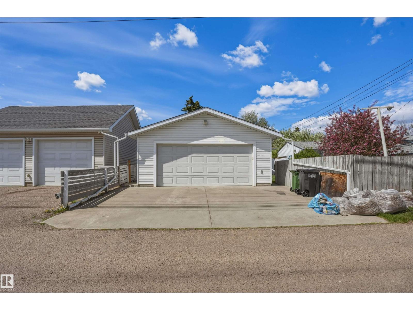 10943 149 ST NW - 30