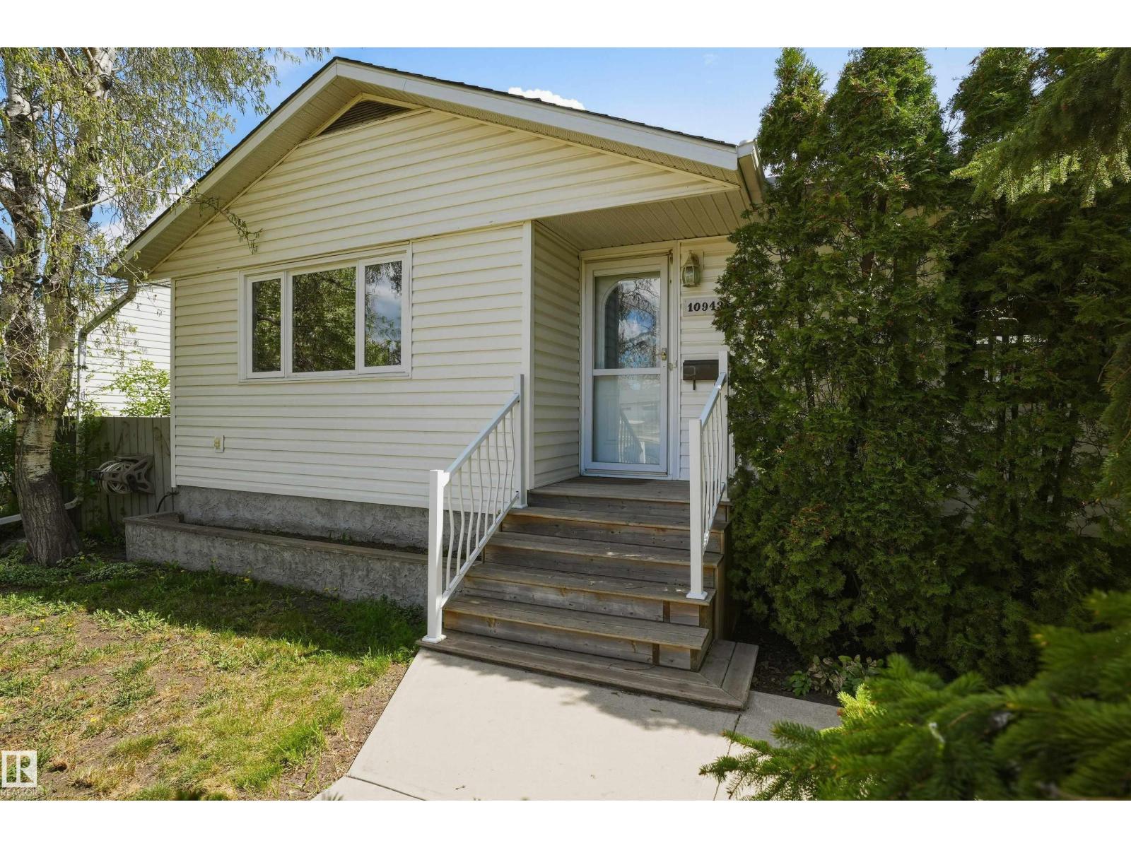 10943 149 ST NW - 32