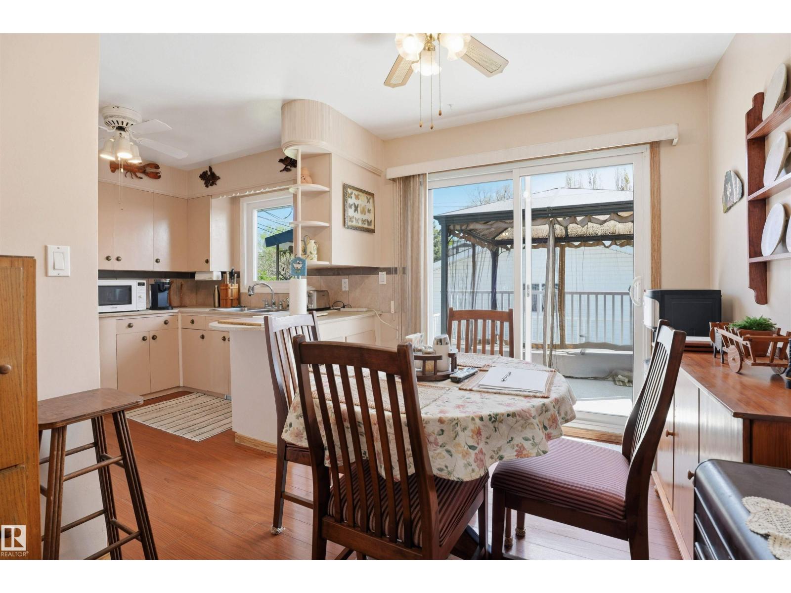 10943 149 ST NW - 8