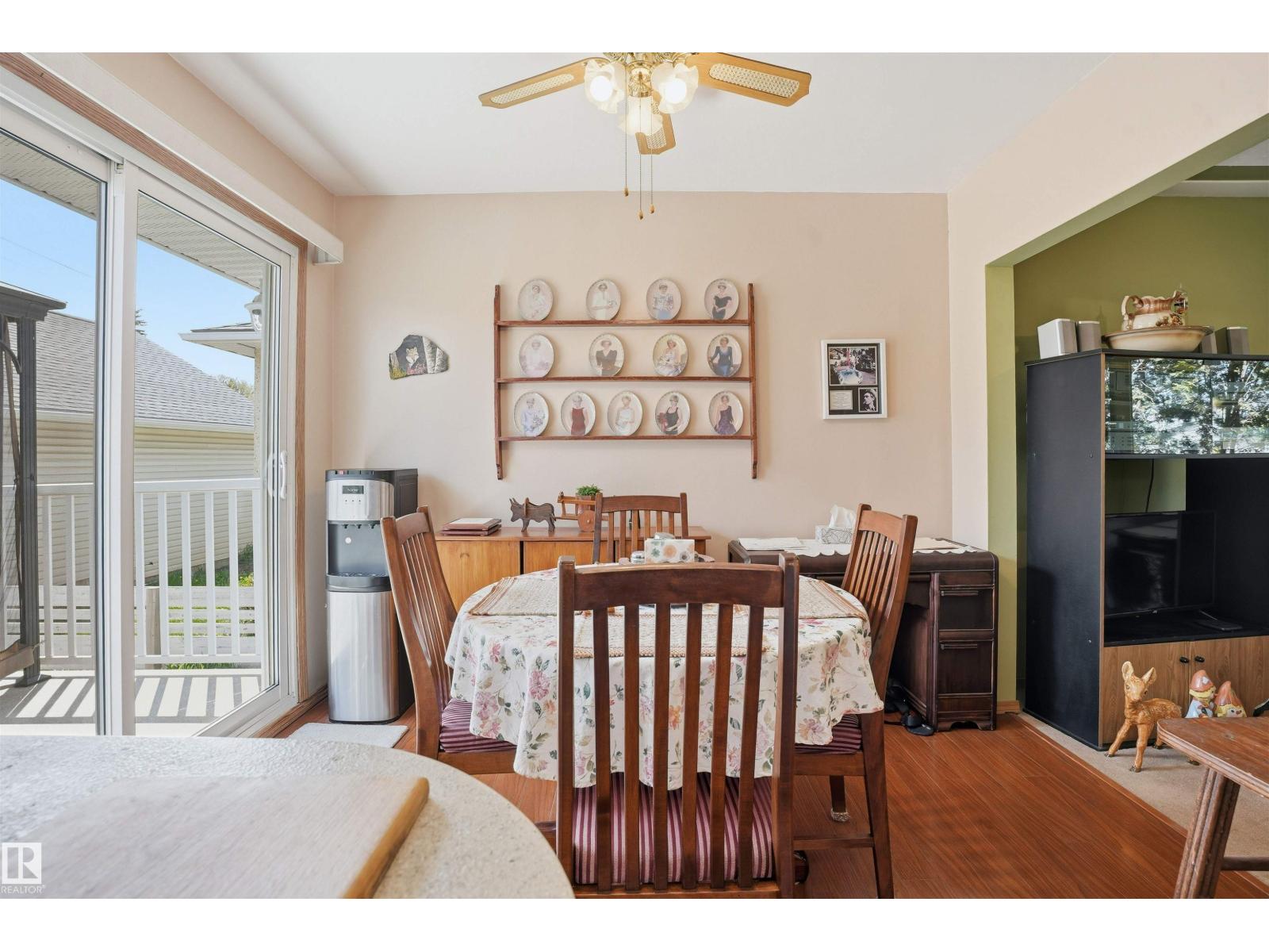 10943 149 ST NW - 9