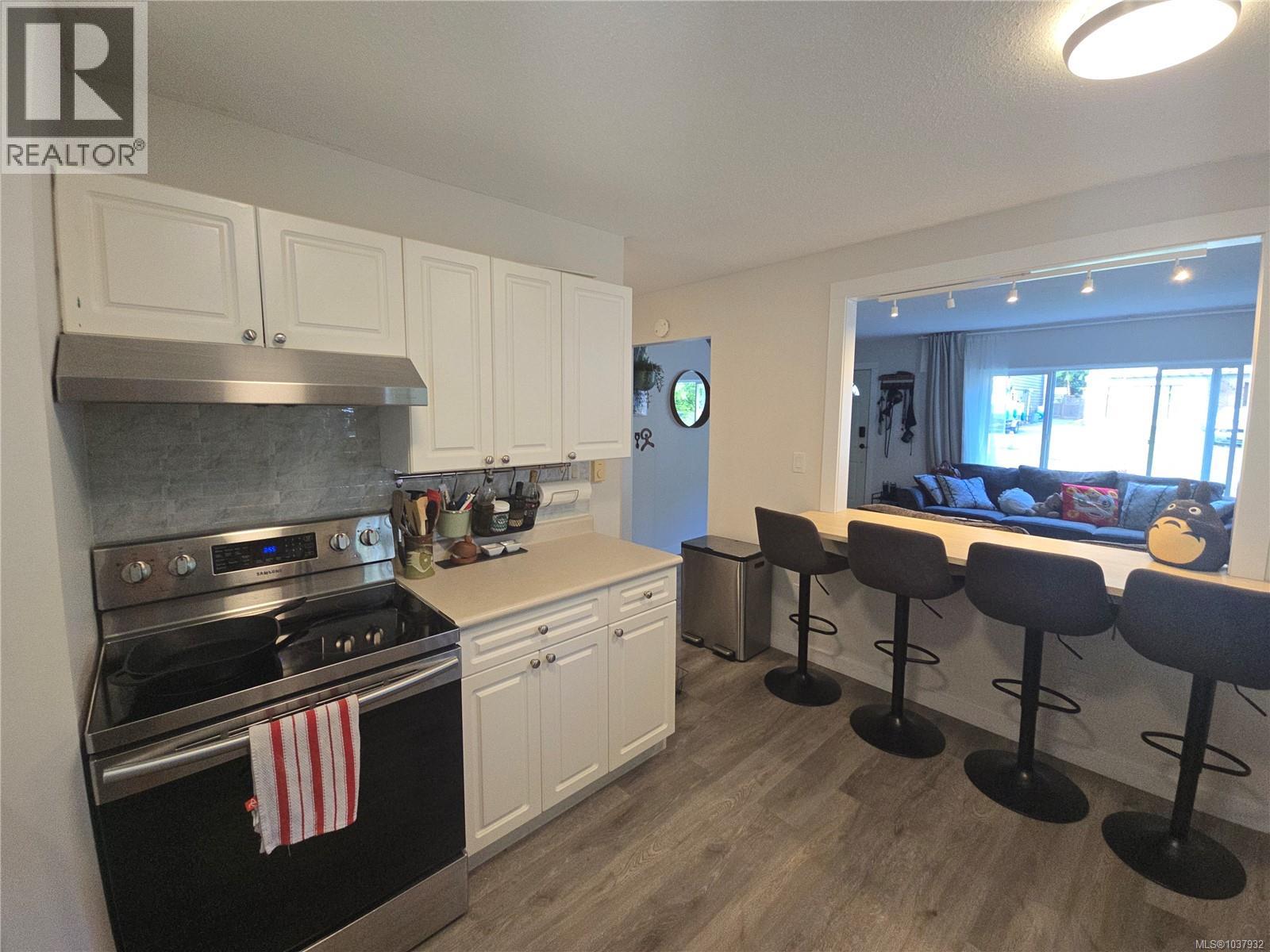 A 9477 Scott St, Port Hardy