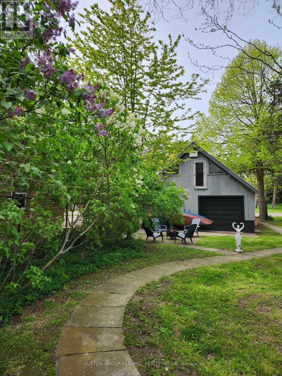 25 LAKESHORE ROAD W - 41