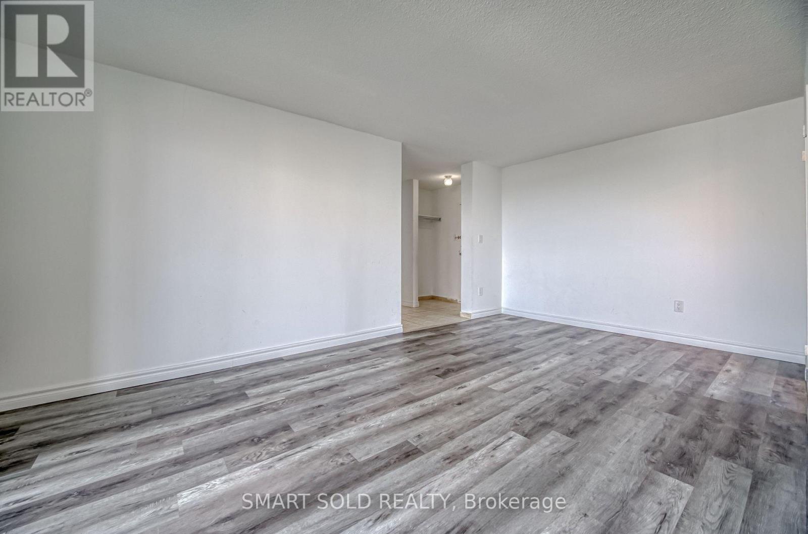 #1009 10 STONEHILL COURT - 10