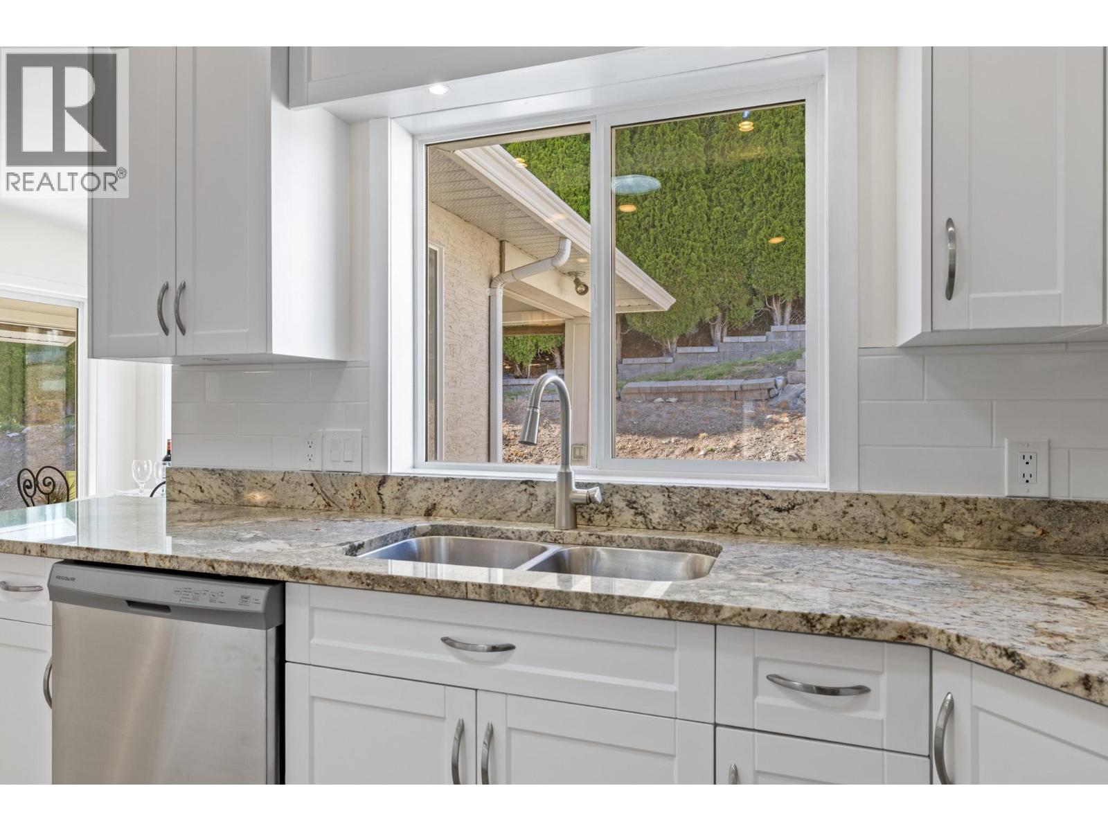 1638 Lindsay Drive - 6