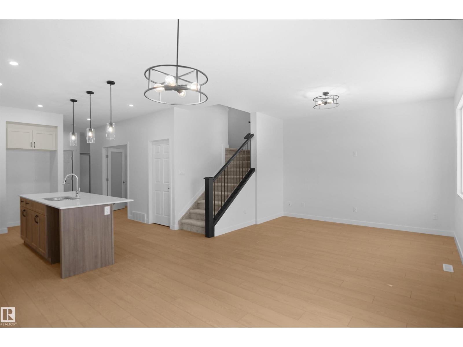 6343 175 AV NW - 10