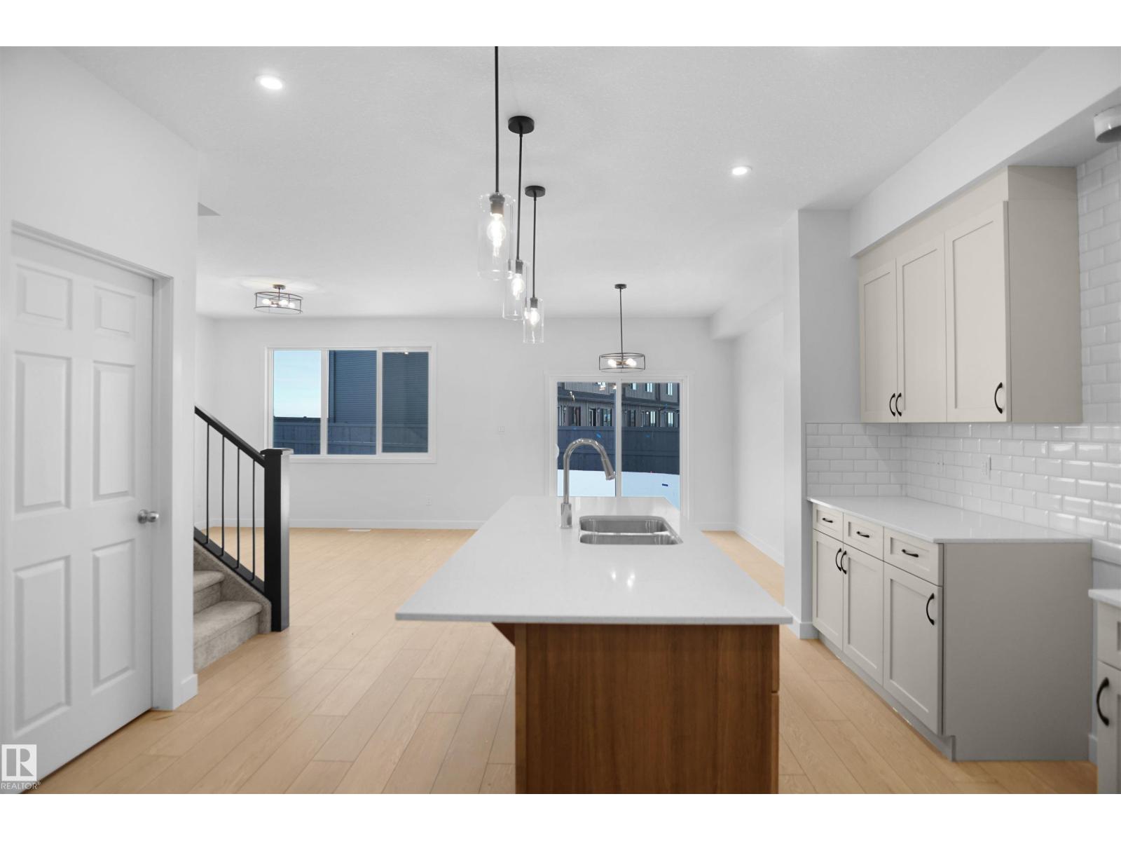 6343 175 AV NW - 14