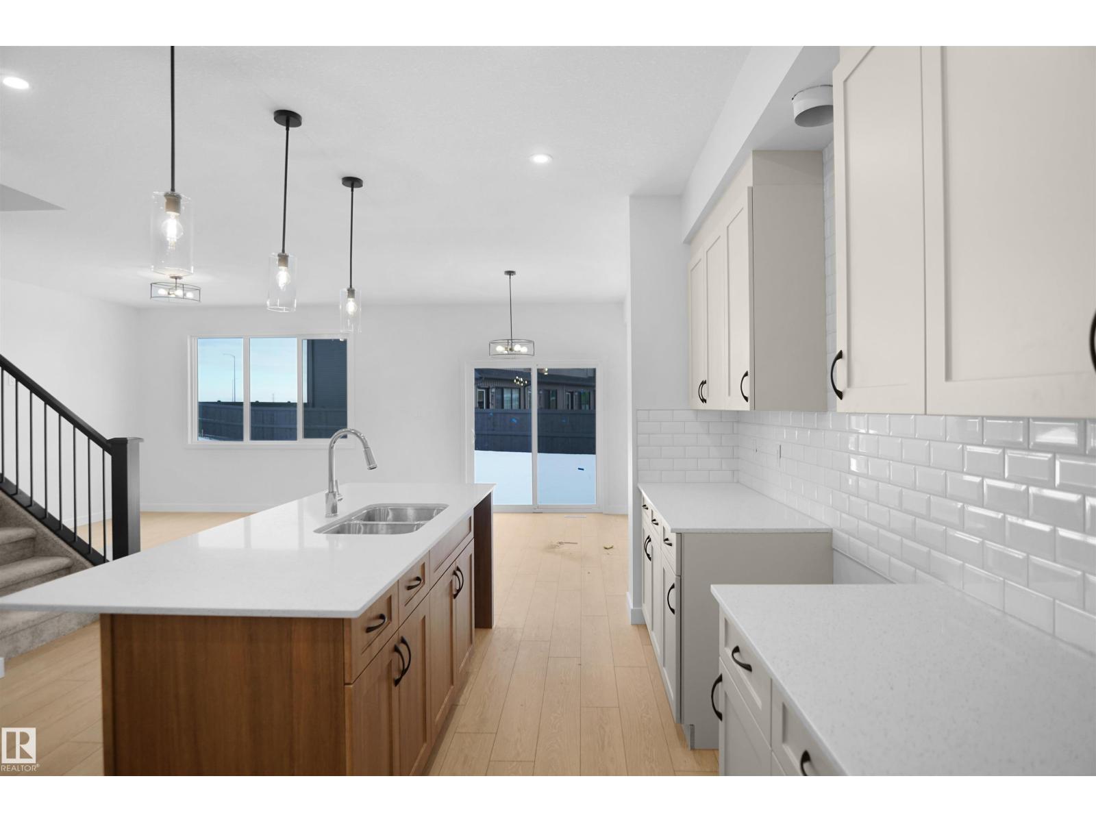 6343 175 AV NW - 15