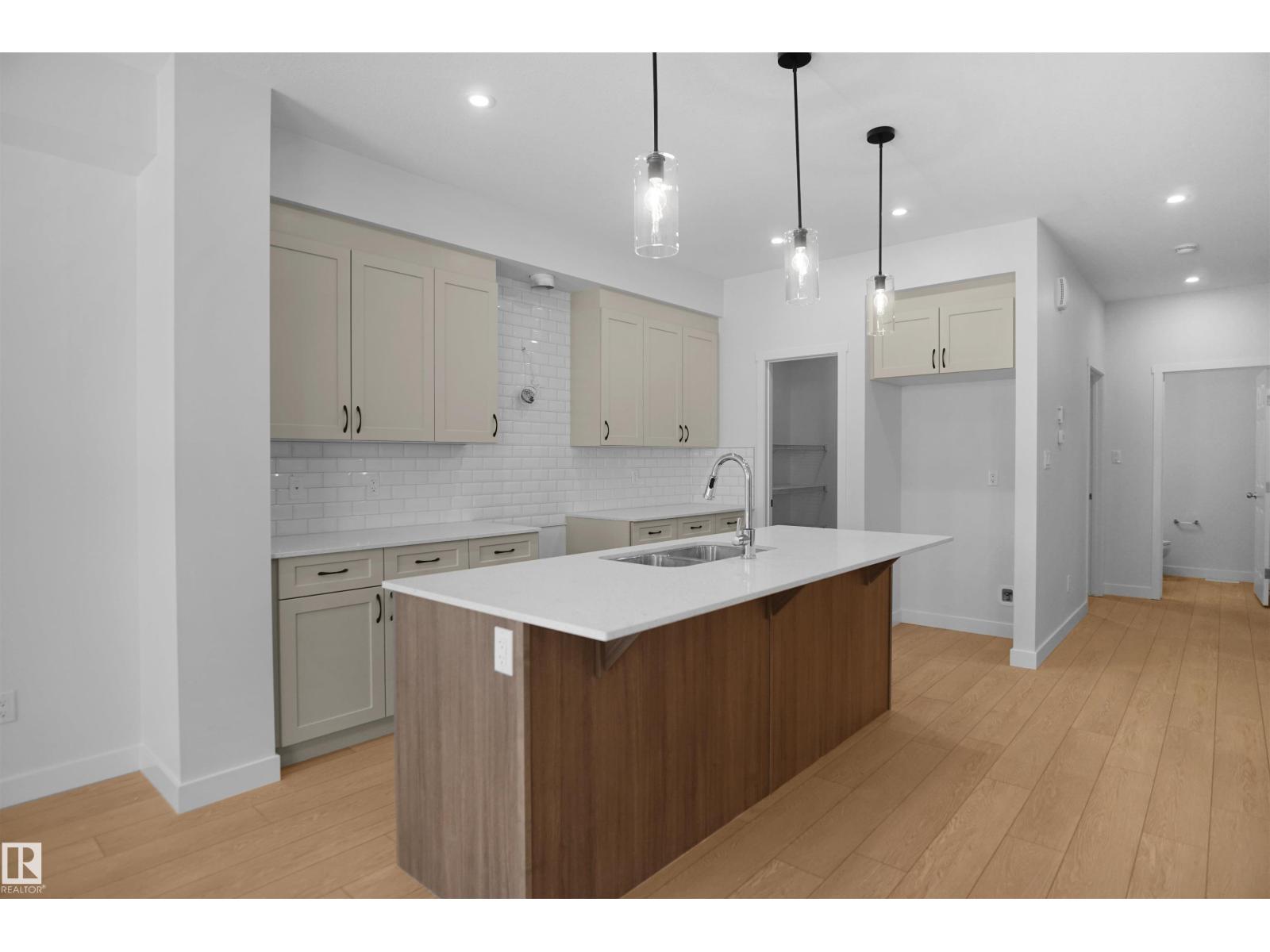 6343 175 AV NW - 17
