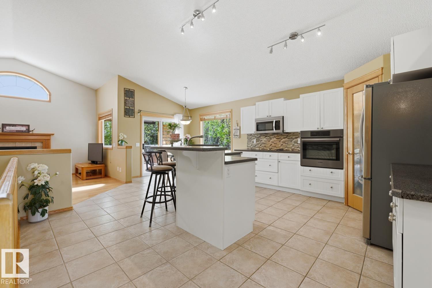 70 EASTCOTT DR - 13