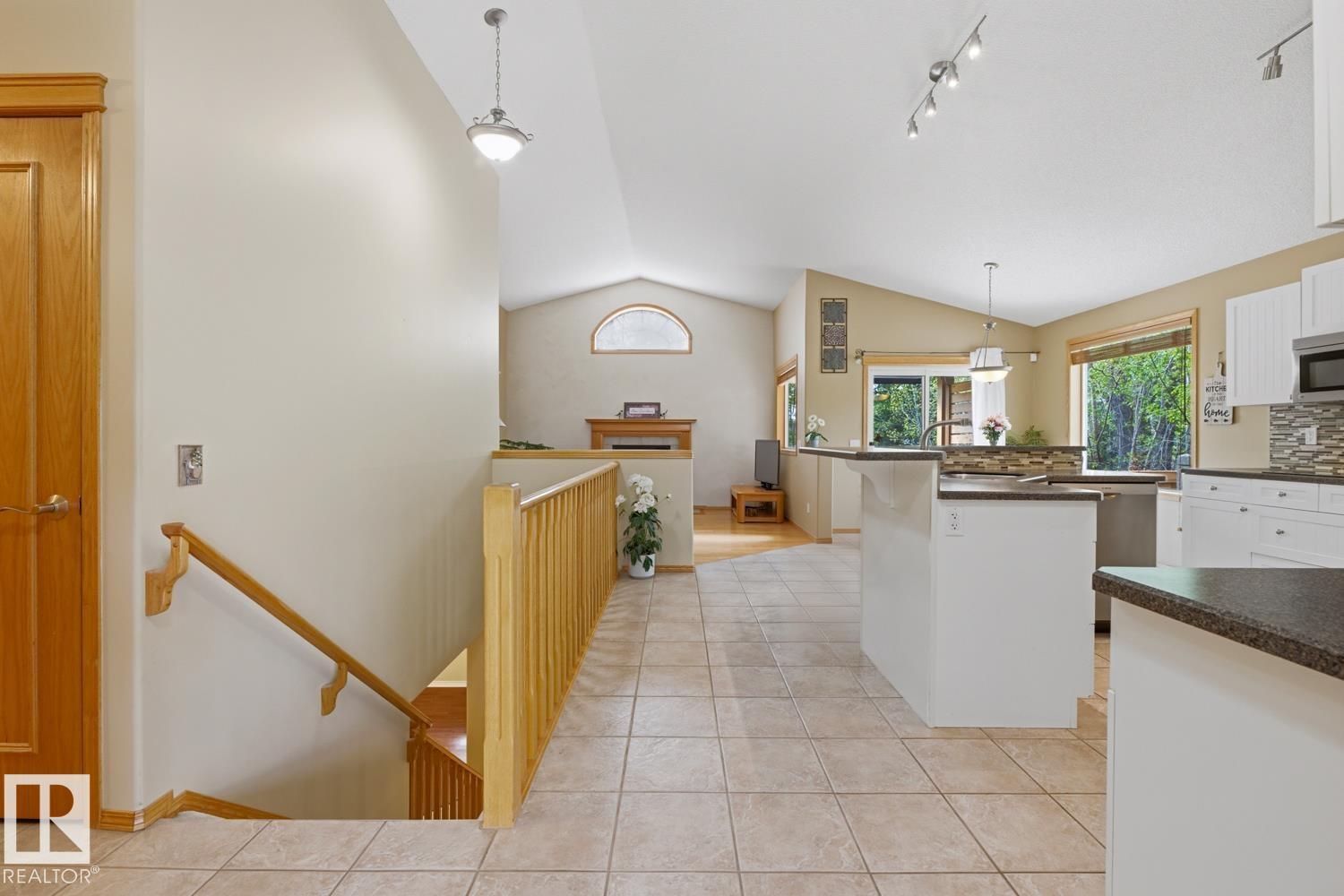 70 EASTCOTT DR - 14