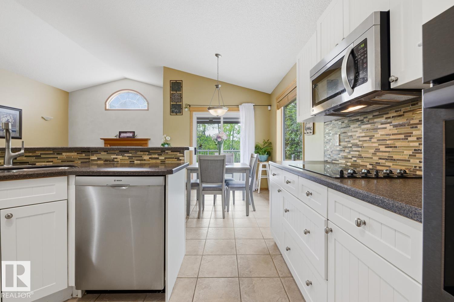 70 EASTCOTT DR - 18