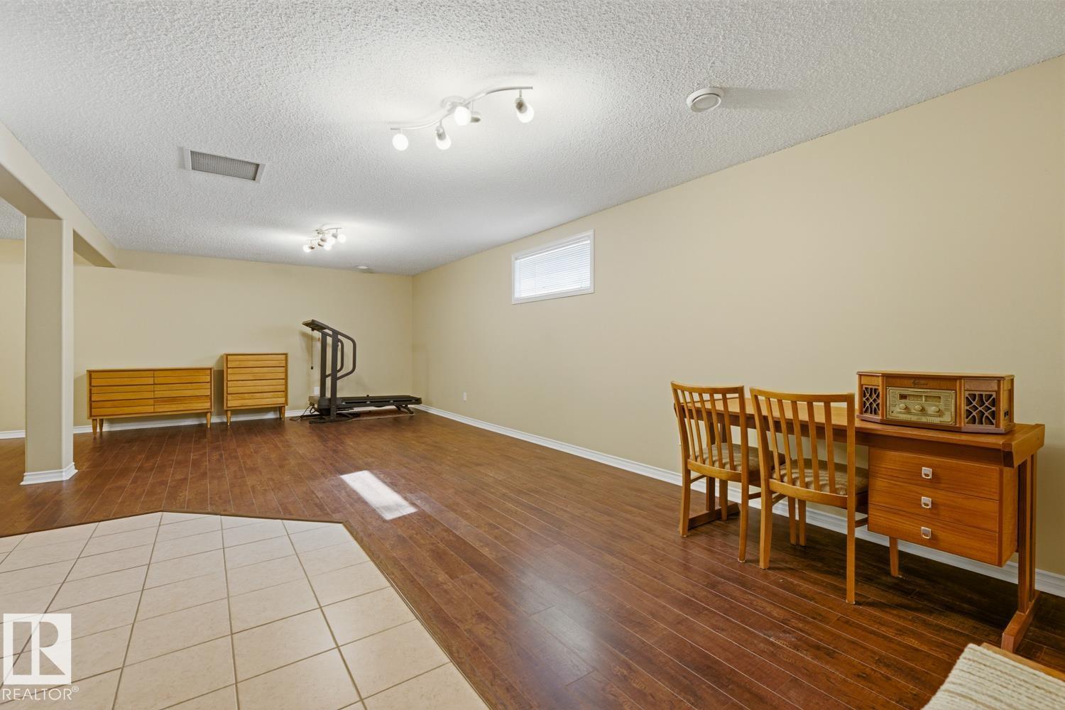 70 EASTCOTT DR - 36