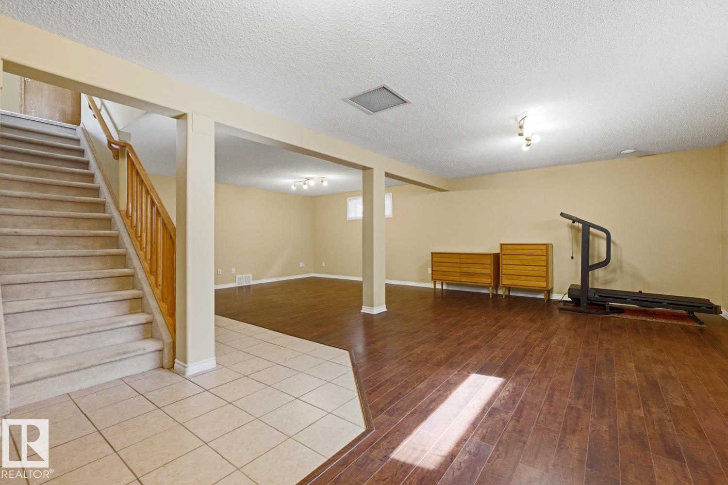 70 EASTCOTT DR - 37