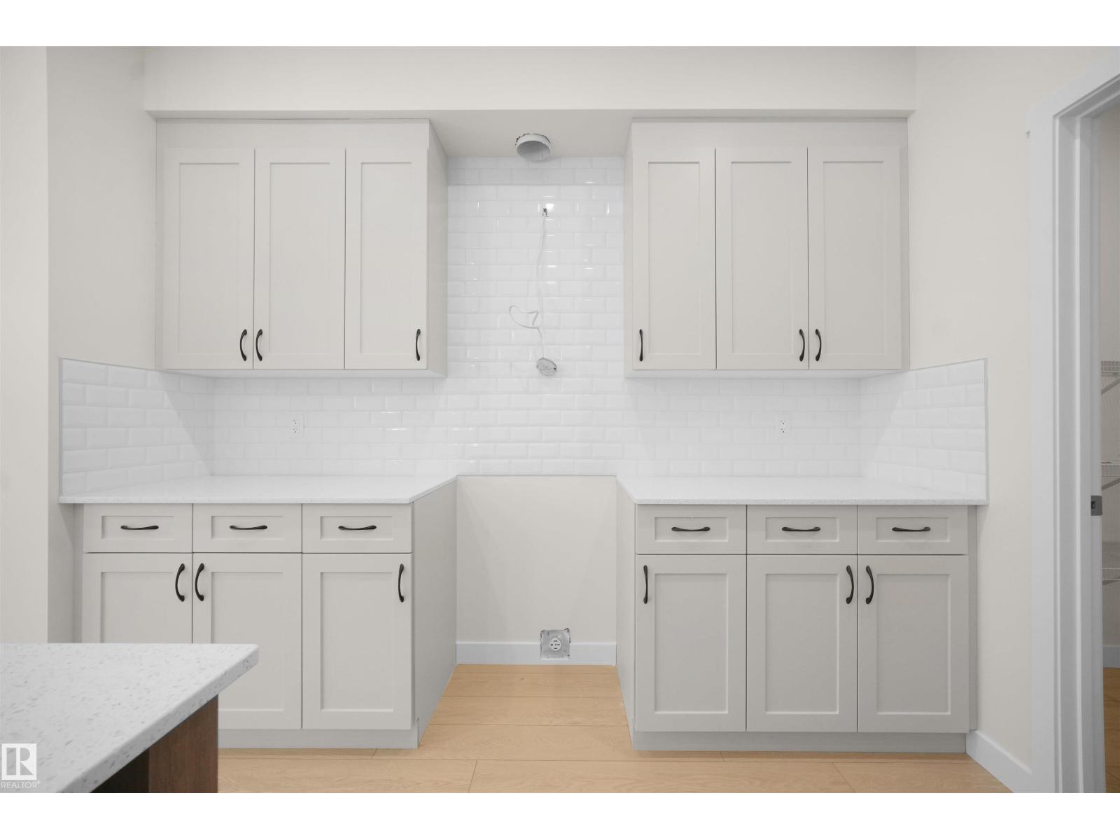 6331 175 AV NW - 13