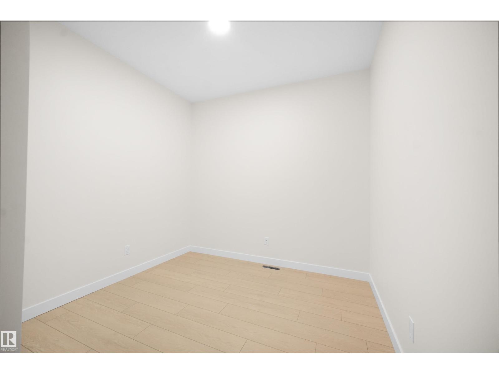6331 175 AV NW - 16