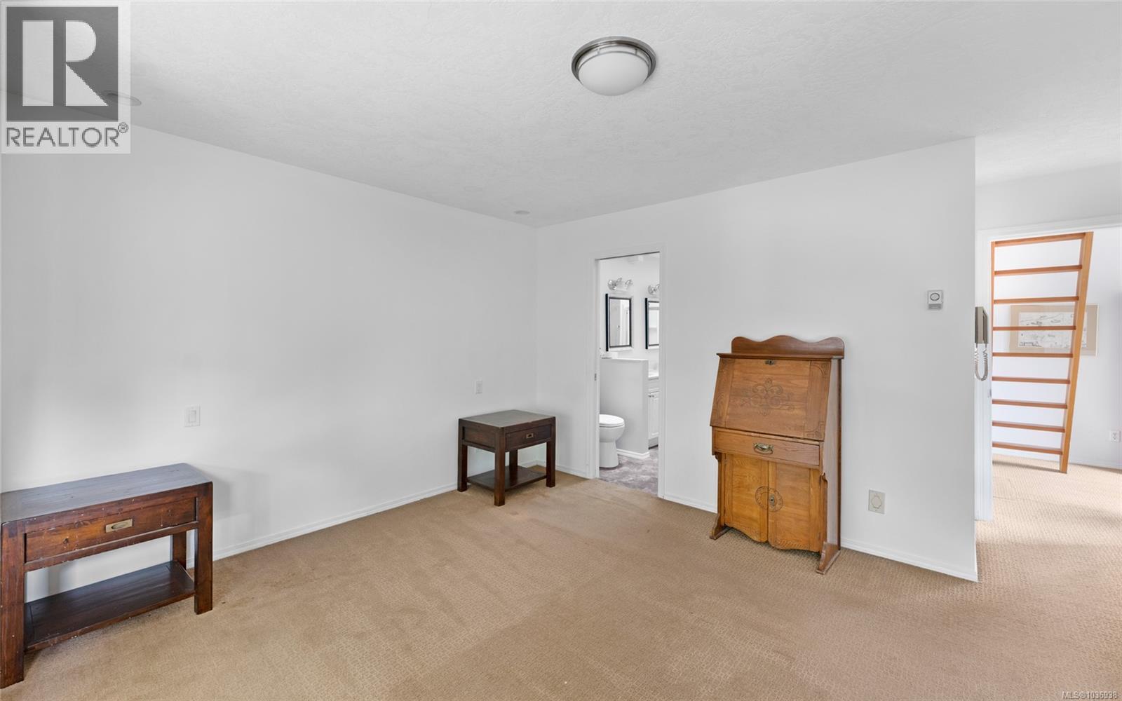#5 216 Russell St - 19