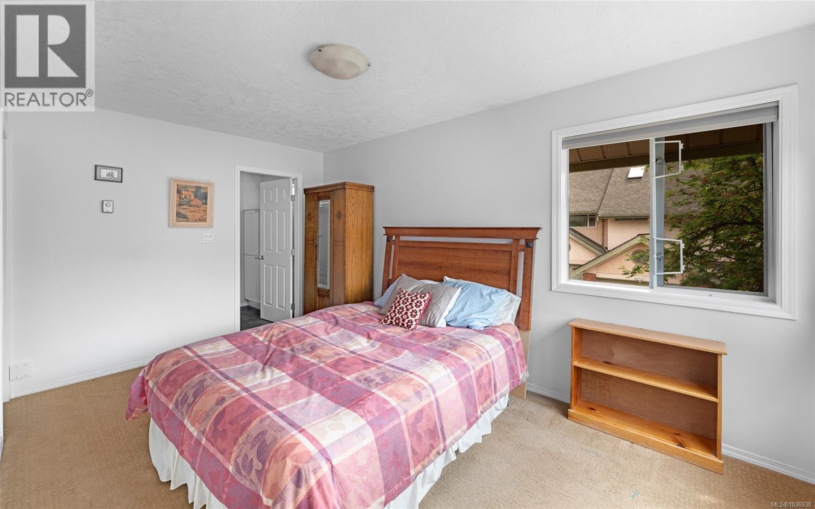 5 216 Russell St, Victoria