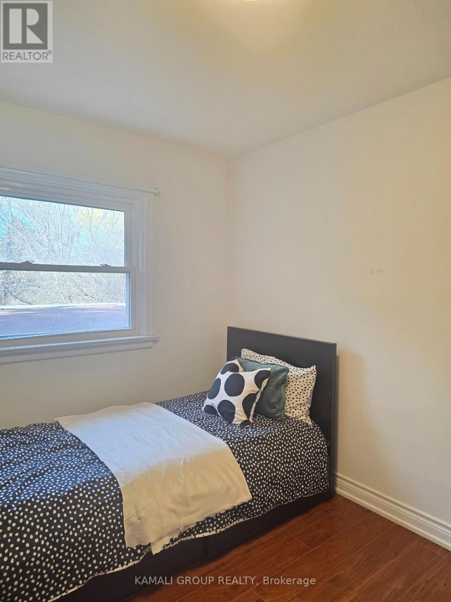 66 HAWKSBURY DRIVE - 21