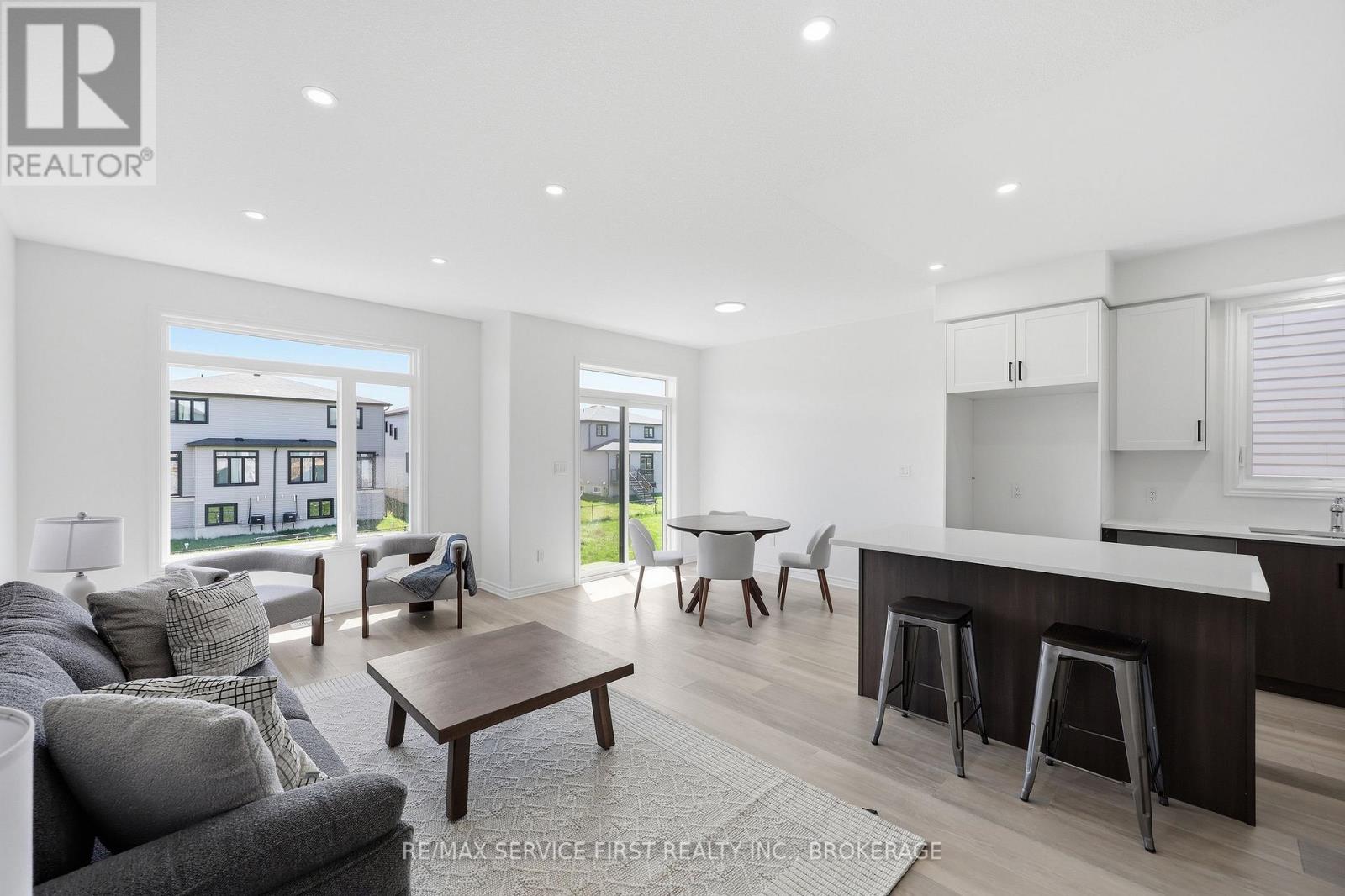 1351 WOODFIELD CRESCENT - 17