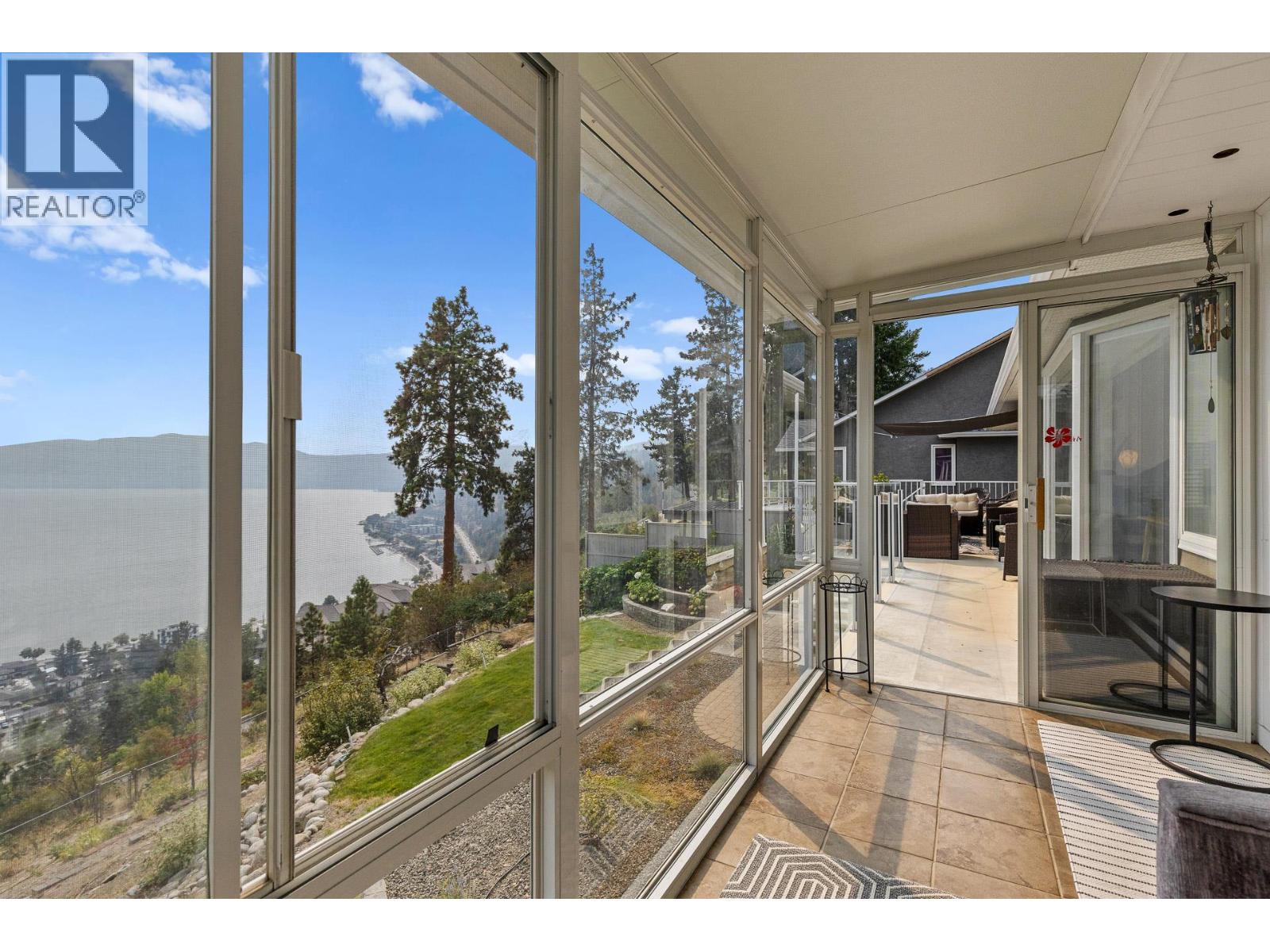4215 6th Avenue, Peachland