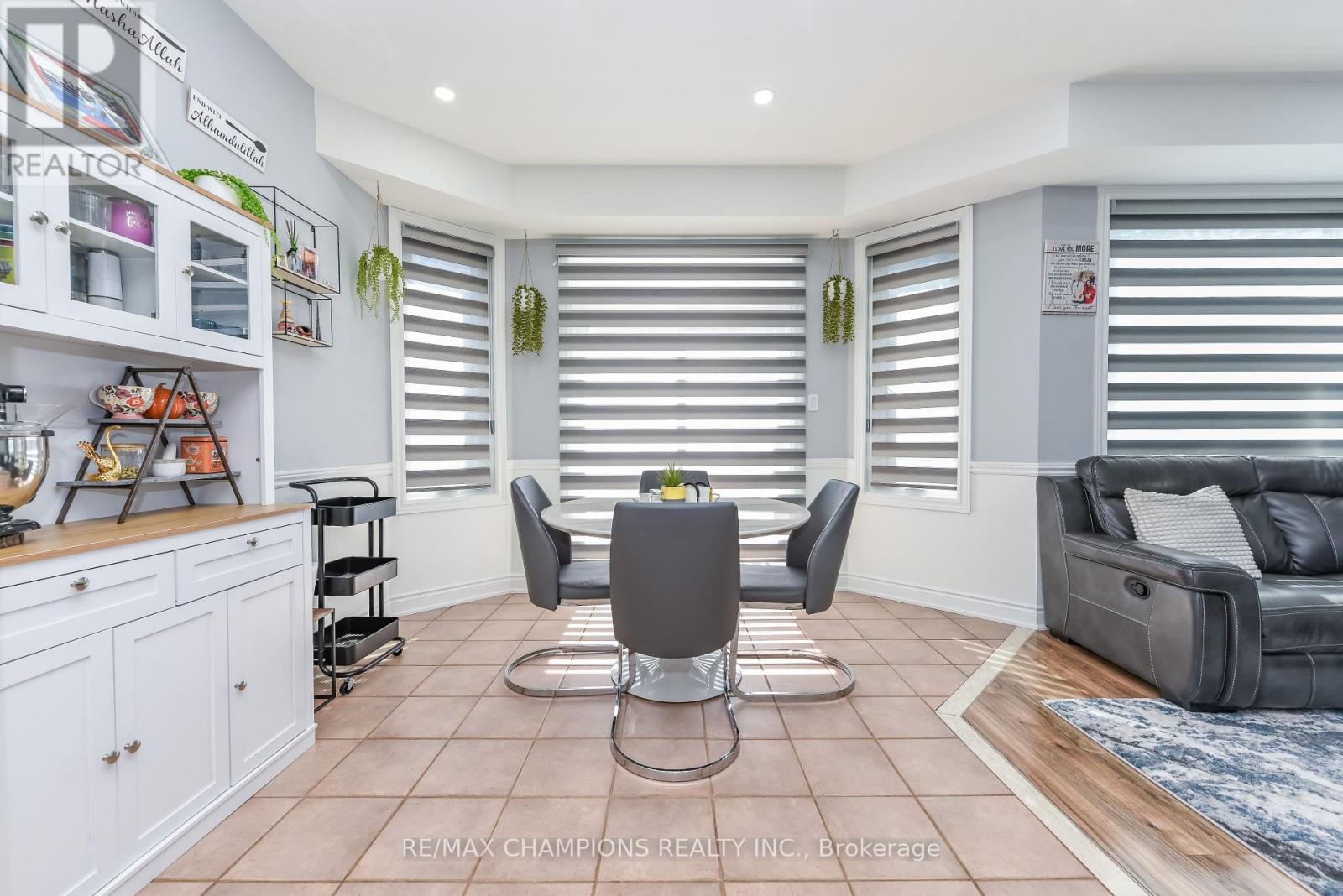 205 BLUE WILLOW DRIVE - 21