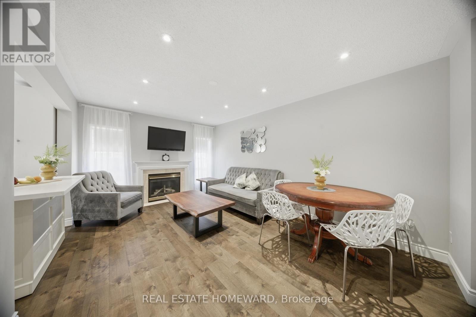 5942 DELLE DONNE DRIVE - 7