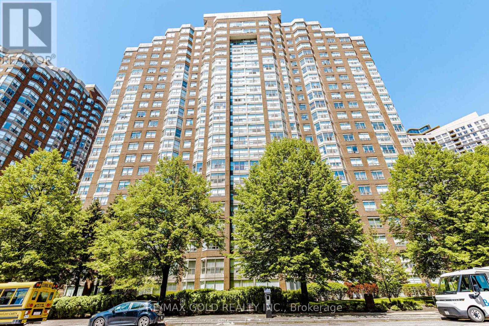 #PH 201 325 WEBB DRIVE - 28