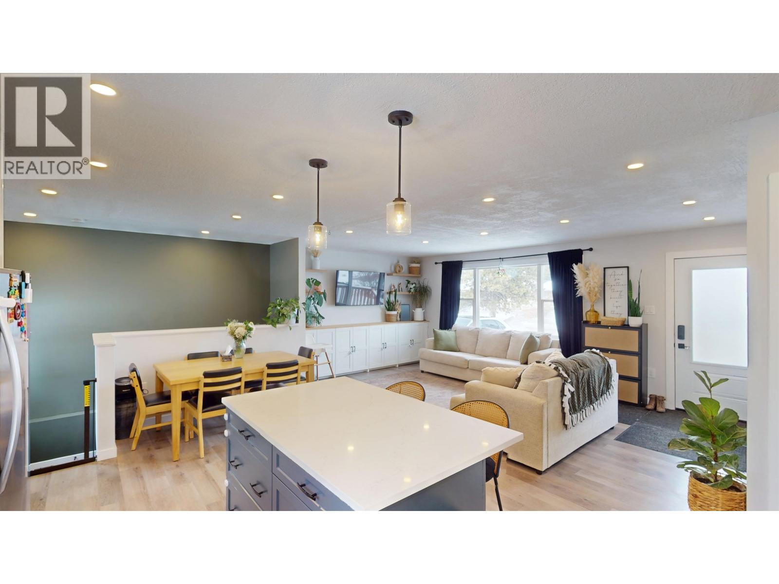 9811 112 AVENUE - 11