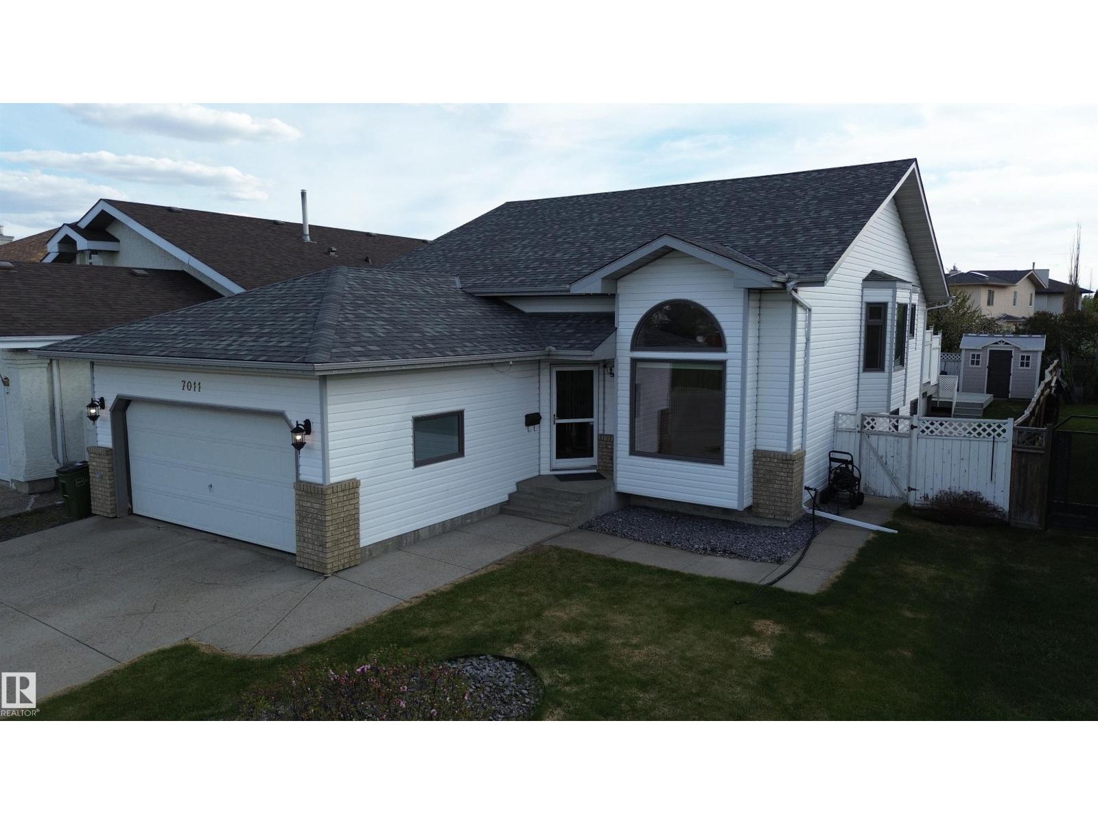 7011 158 AV NW - 1