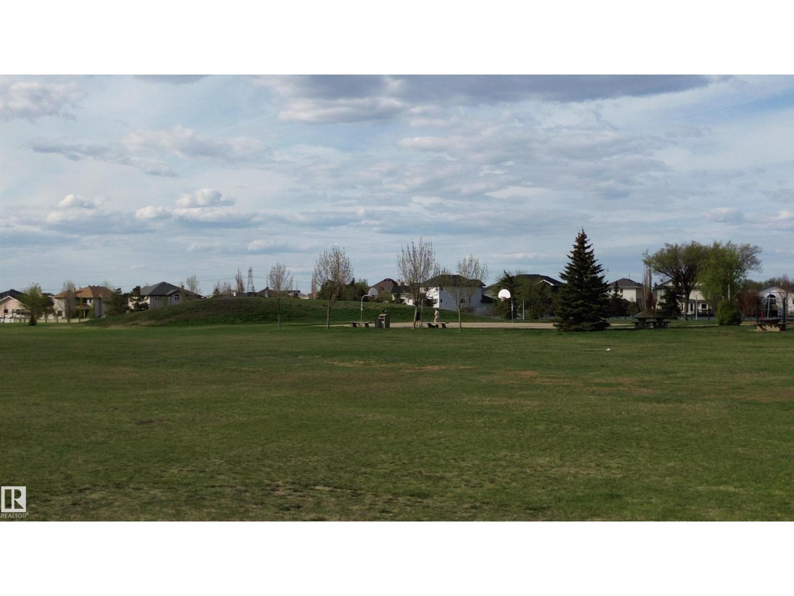 7011 158 AV NW - 7