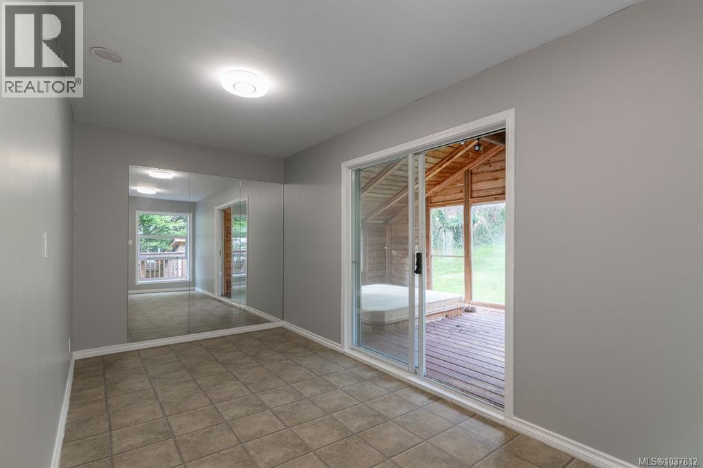 6820 Grant Rd W - 27