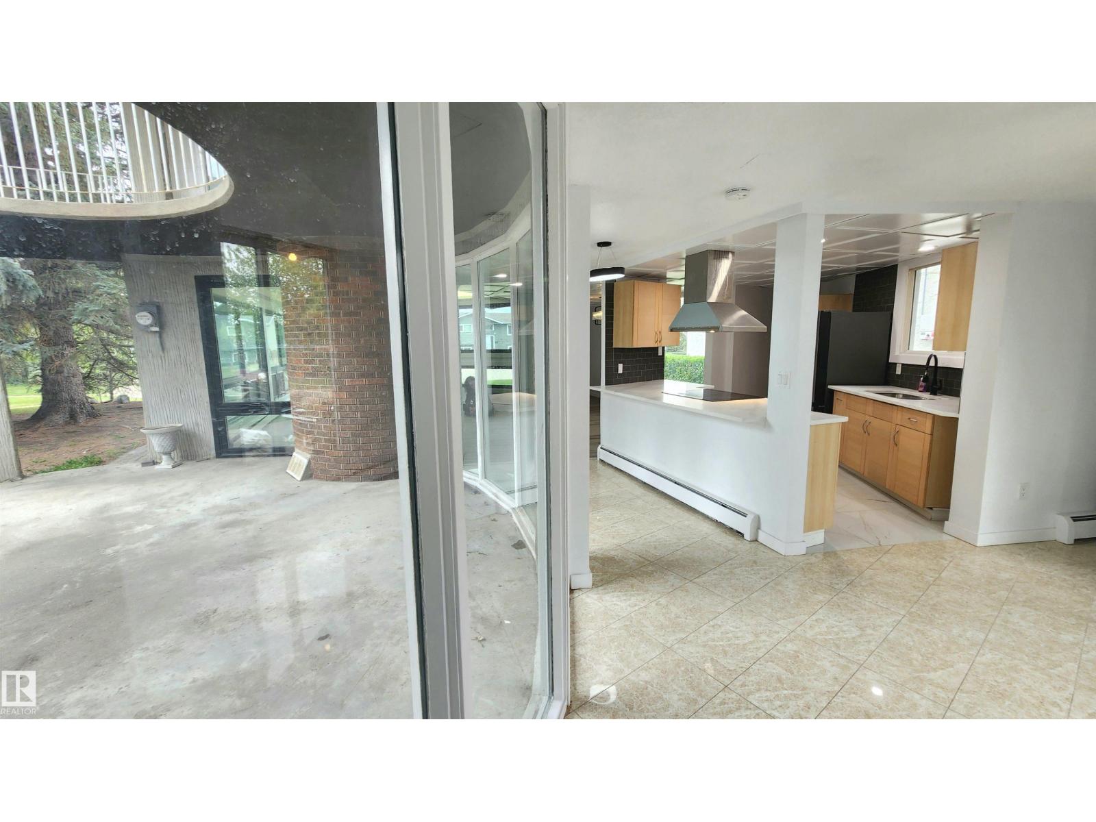 9535 147 AV NW - 4