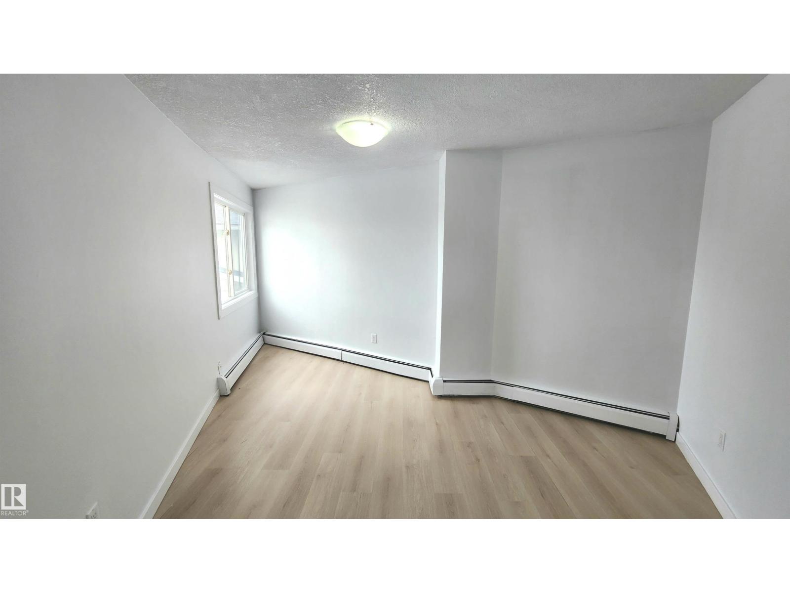 9535 147 AV NW - 28