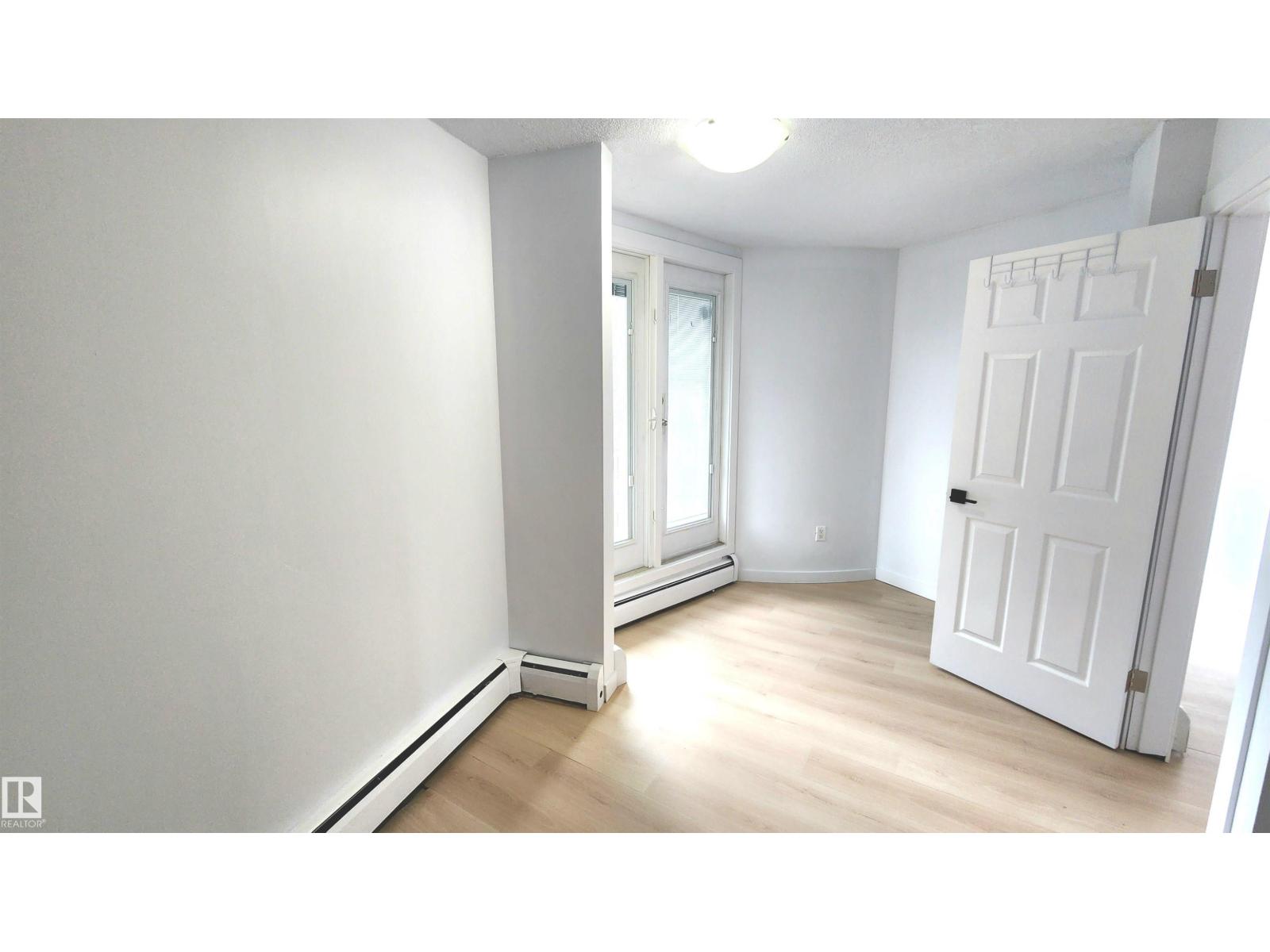 9535 147 AV NW - 32
