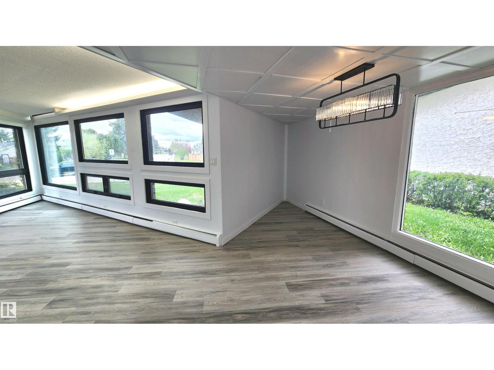 9535 147 AV NW - 11