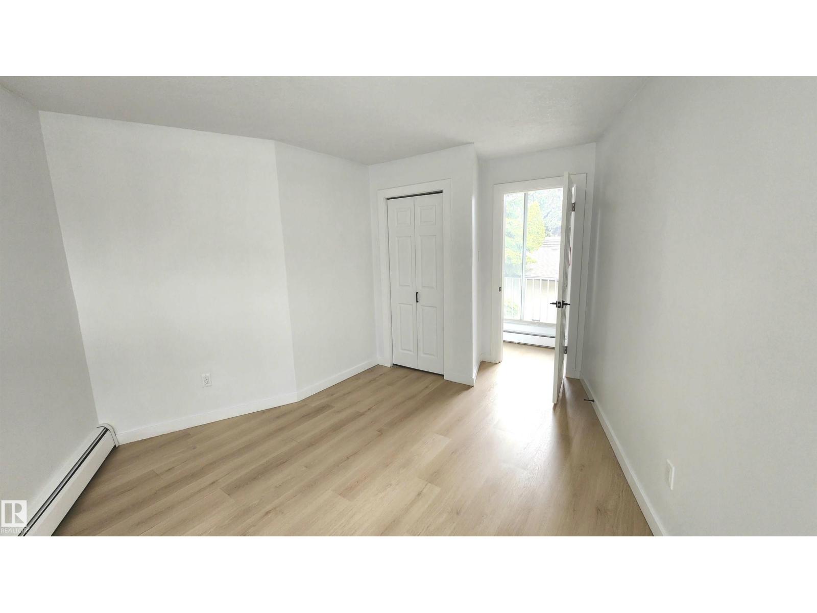 9535 147 AV NW - 27