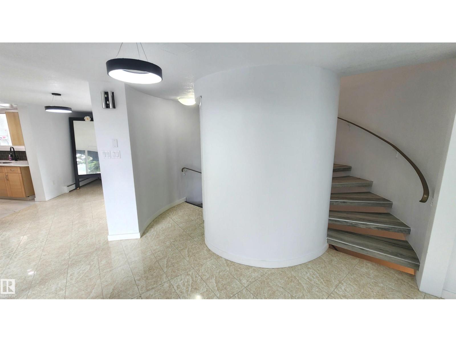 9535 147 AV NW - Image 2